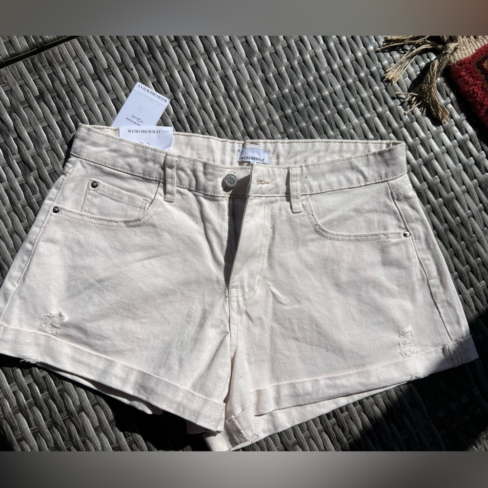 WeWoreWhat Low Rise Rolled Shorty Bleached Grey 26